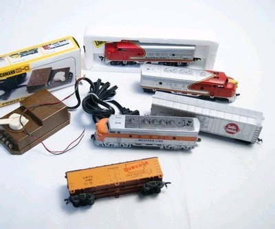 Bachmann HO Train Lot: Power Pack   Locomotive Santa Fe 307 & More READ Details | eBay