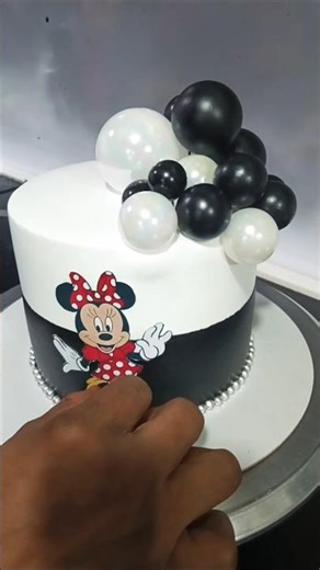 5th Birthday Special Cake 🎉 Black & White Minnie Mouse Cake Design 🖤🤍#shortsfeed