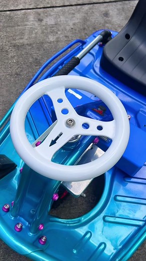 Slidey got a freshie! #gradientfade #taxigarage #crazycart