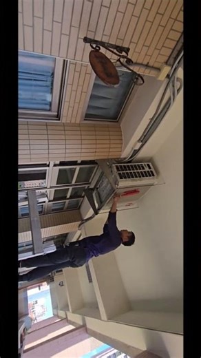 只洗室內機，但其實外機散熱片若堵住，室內再怎麼洗，效果也有限。分離式冷氣外機常見故障，多半源於散熱不良。外機長期積灰塵，壓縮機容易過熱耗電。定期清洗外機，不只省電，也能延長冷氣壽命。＃冷氣外機清洗保養