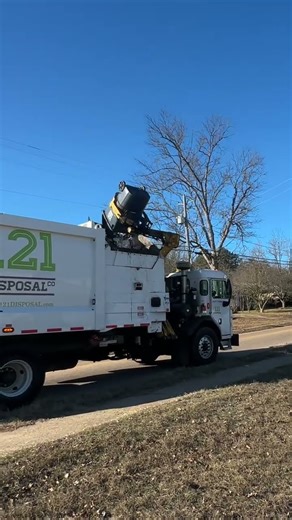 Kenworth python vs cart full of paper #automobile #wastemanagement #garbagetruck #kenworth