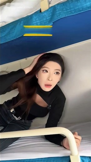 viral funny video in train #funny #funnyvideo