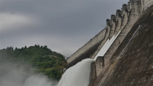 China’s ambitious dam project ended in collapse