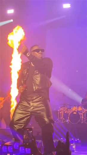 Cassandra Desrosiers on Instagram: "Joe Dwet file au centre Bell 🔥 #joedwetfile #concert #montreal #centrebell"