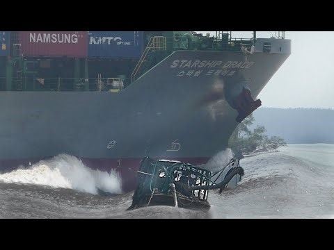 Power of High Speed Container Ships on Narrow River #shipspotting