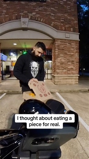 4K views · 823 reactions | Started a new job today. Working as a delivery driver. Hope i get good tips 沈 #deliveryservice #harleydavidson #daddysboy | Emit Salazar | Facebook