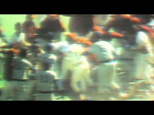 Cubs and Cardinals empty benches in 1974