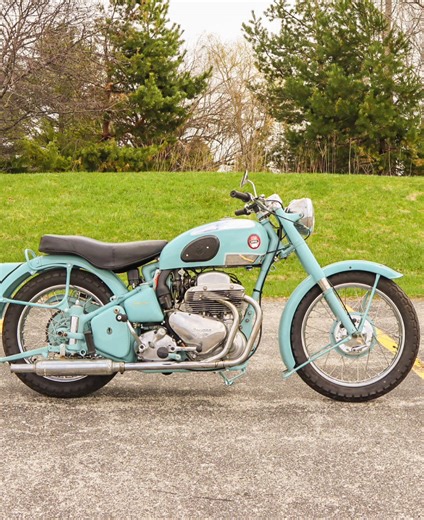 Explore the World of Vintage Motorcycles
