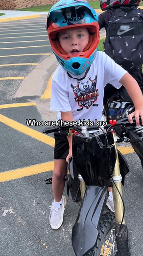 7-Year-Old Thrills on Mototec 48v Electric Bike