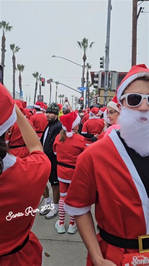 Sandy Spackman | Cheering runners, funny characters, physical fitness challenge | Instagram