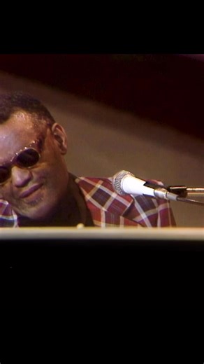 America the beautiful 🇺🇸 Watch the full performance by Ray Charles live on The Midnight Special - https://youtu.be/46j1eX5Ehwk?si=jhNXzcTFQ1lmuikF #themidnightspecial #raycharles #70smusic #musictrivia | Burt Sugarman’s The Midnight Special