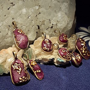 Buy Raw Ruby Pendant | 14k Gold Carved Gemstone, Lot of 8 Online in India - Etsy