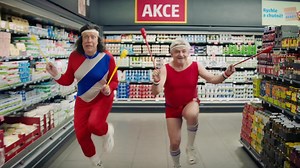 Kdo chce ušetřit, běží do PENNY pro nejnižší ceny! 🏃​ Pro jaký oblíbený produkt si k nám tento týden doběhnete vy? 💪🏻 | PENNY Česká republika