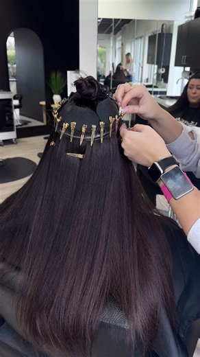 Cassidy Carroll | Pittsburgh Stylist ✂️ on Instagram: "All she wants for Christmas is extensions 🫶🏼🎄 - 2 rows of 18’ @covetandmane - Message me to book a complimentary extension consult! - @vybe_beautyandbrowbar extensions | christmas | murrysville | covet n mane"