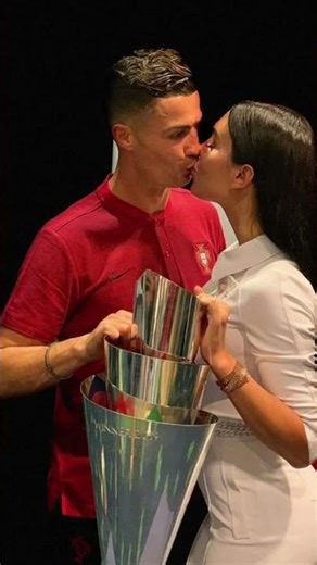 Use the edit icon to pin, add or delete clips.