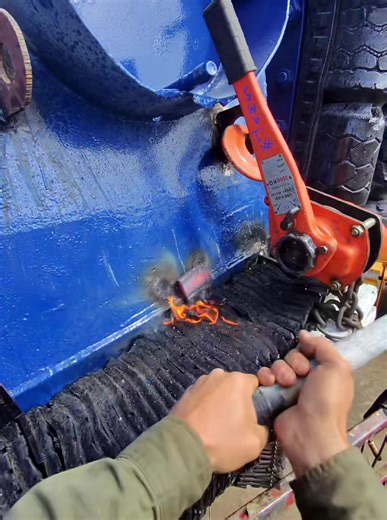Bending Tabs for Rubber in Boat Fabrication