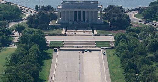 Trump gives 'filthy' Reflecting Pool a facelift near Lincoln Memorial