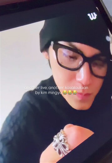 Kim Mingyu's Heartwarming Weverse Live Moments