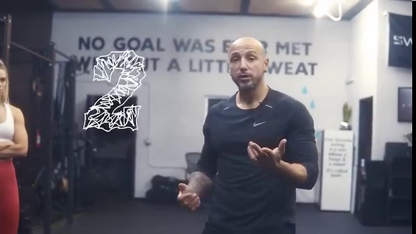 Should You Overhead Press? How To Do It Safely… Many people aren’t ready to overhead press yet because of their posture, lack of mobility and stability. @thedailykelsey and I show you how to test whether you can press safely overhead, along with exercises to improve your mobility and stability, and then progressions to get you to safely overhead press. Essentially the steps are: 1️⃣ Test yourself (do you pass or fail the overhead flexion test). 2️⃣ Exercises to improve your thoracic mobility and