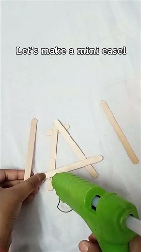 DIY mini easel | How to make an easel | Mini easel making using popsicle sticks | #creative #shorts