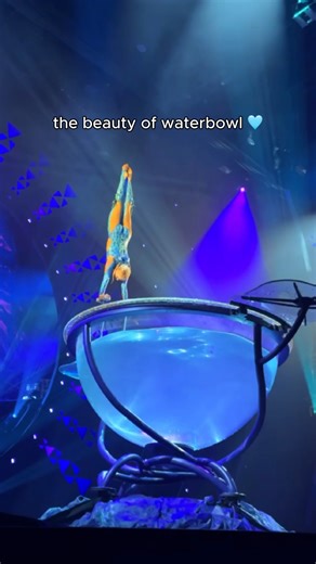 always mesmerized by water bowl 😍 🌊 Experience the beauty live at Cirque du Soleil 'Auana, in Honolulu, Hawai‘i 🌺 🤸 Anna Ivaseva 🎪 ʻAuana by Cirque du Soleil #hawaii #watersports #cirquedusoleil #acrobatics | Cirque du Soleil
