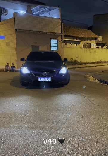 Volvo V40: The Ultimate Stylish Sports Car Experience