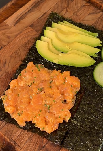 Crispy Sushi Pockets: Salmon Sushi Wrap Recipe