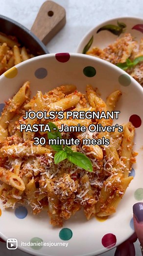 Jools' Pregnant Pasta: Jamie Oliver's 30-Minute Meal
