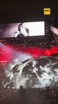 Kanye West brings out Chief Keef in Chicago to perform “Love Sosa” 🎤