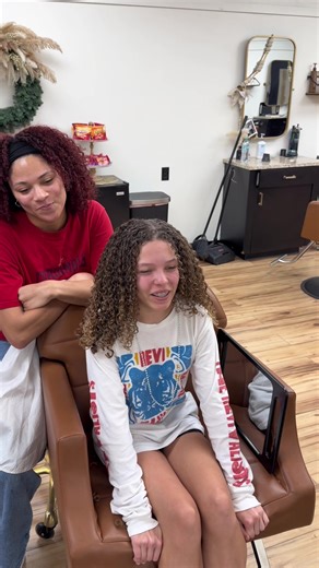 BELLA’S UPDATE I really wanted her to feel special and appreciated. I’m very intentional about saying thank you and making sure the people around me know just how much they matter to me. Yes, of course I know I’m here because of the Lord’s will. However, after I posted Bella’s original video and it went viral, it led me to gaining a bigger platform & was one of the reasons I found the courage to take a leap of faith and turn my lifelong dream into reality — becoming a business owner. She played 