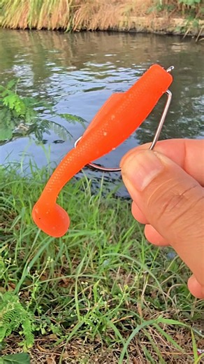🔥🔥Simple, Clean & Secure: How to Rig a Soft Lure ✨🎣 #fishing #bassfishing #fishingtips