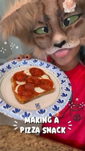 Pizza🐟 {#therian #furry #cooking #pizza #quadrobics #cosplay #silly #chef }