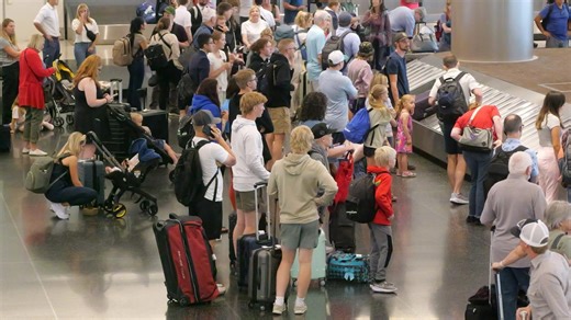 Air travel is getting worse. That's what passengers are telling the US government