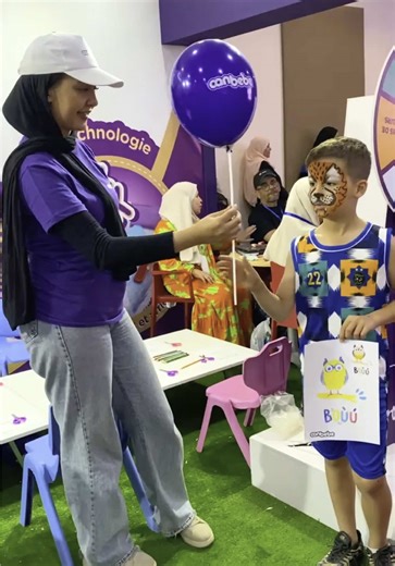 Canbebe 💕au cœur de l’enfance au Salon SAPEC 2025 🌟 Parce que chaque sourire d’enfant est une lumière, Canbebe a eu l’immense joie de participer à la 3ᵉ édition du Salon de la Petite Enfance SAPEC, à la salle Stand’All de Bordj El Kiffan – Alger.✨ Un espace magique où l’innocence a dansé entre les couleurs, les rires et les rêves... 🎨 Des ateliers de coloriage pour exprimer la créativité sans limites 🤡 Des clowns pour éveiller la joie et l’émerveillement 🎯 Des jeux pour apprendre, bouger et