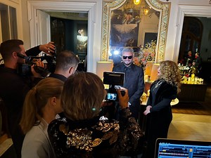 După ce l-a cucerit pe Cătălin Botezatu, restaurantul craiovean The Manor a devenit platou de filmare pentru un film cu acesta şi Maia Morgenstern