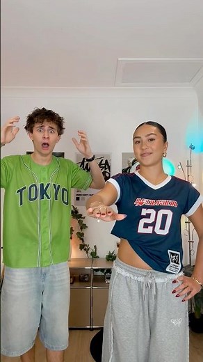 HOW TO FLIP YOUR HAND WITHOUT ROTATING YOUR WRIST… 🤯