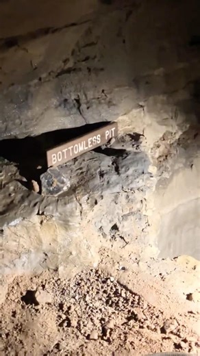 The “Bottomless Pit” in Mammoth Cave National Part #nationalpark #mammothcave #exploration
