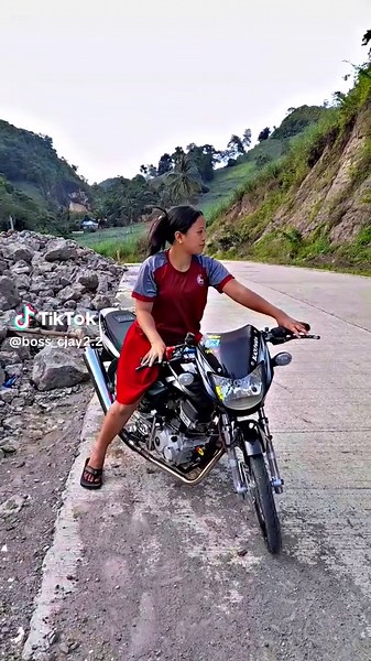 Exploring the Bajaj CT100 Thai Concept Motorcycle