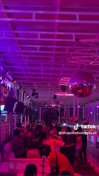 If you’re looking for a chill lounge with good vibes, Al Capone is the place to be 🍾✨