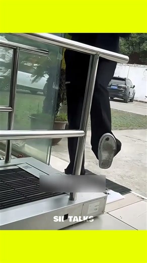 Power of shoe cleaning machine!! #facts #malayalam #shorts #shoecleaning