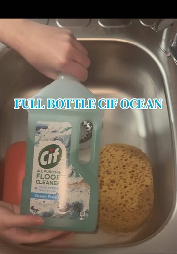 Full bottle of cif ocean on two sponges @cailsuds🫧☁️ just for you🥰can’t help but overflow my sink, I genuinely don’t know when to stop.🛁not a fan of this angle, still getting used to this tripod nonsense😣#spongesqueezes #cleaningproducts #fyp #cleantok #cleantokuk