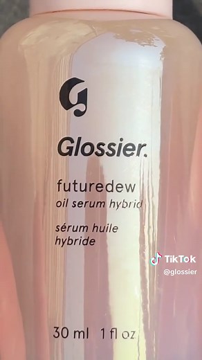 The Friends of Glossier sale is HERE ✨ 25% off when you spend $100 , 20% off almost everything else— and if you shop in store and spend $40, you’ll get a free Balm Dotcom charm (while supplies last). Shop now during one of our biggest sales of the year. #glossier #sale #GanadoWithMalkist