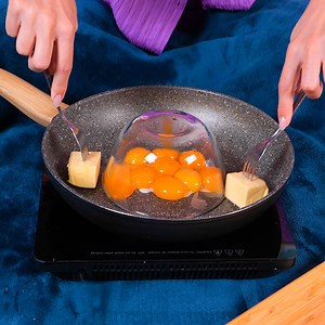 57K views · 96 reactions | She surprised her boyfriend with breakfast in bed  | 5-Minute Crafts GIRLY | Facebook