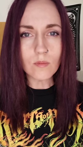 Māra Lisenko | Metal Vocals on Instagram: "A lot of you have been asking for Fry Scream tutorial. Here you go. Ofc it's impossible to learn from 40 sec video but I hope some of these approaches will be helpful to you ❤️🤘🏻 #fryscream #extremevocals #howtoscream #howtogrowl #metalvocals #howtofryscream"