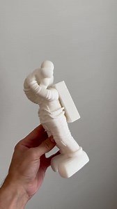 KAWS "astronaut" Figure – HYPEBEAST Decor – 3D Printed Art Collectible - Etsy