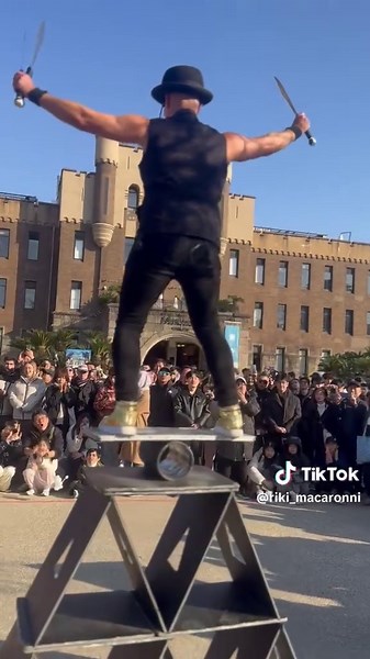 My name is Riki, and I love you! #japan #japanlife #Riki #パフォーマンスショー#streetperformer #osaka #大道芸人リッキー #パフォーマーriki＃大阪＃大阪城#osaka#osaka castle#comedy performer #super sexy danger boy RIKI Ferrari#コメディーパフォーマー#circus#comedy#海遊館＃大道芸人#祭り#festival#hotel show#coporate show#ホテルショー#サーカス#RIKIクラウン#travel#bucketlist#riki-jp.com