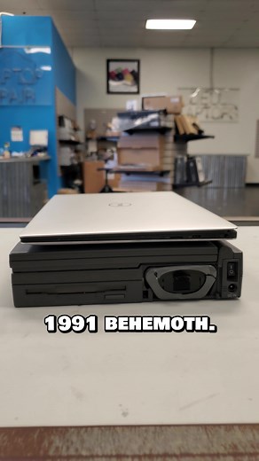 1991 Dell Laptop is the Ultimate Vintage Behemoth #laptop #vintagelaptop #oldlaptop #oldlaptops