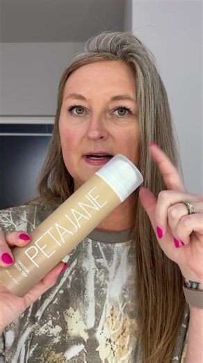 No better time to start thinking about a glow ✨ If you’re a lazy-girl tanner or just want something super low effort, this is one of my favorites. I’ve been using @Peta Jane Beauty Gradual Self-Tanner and it’s literally a lotion you apply at night that slowly builds the prettiest, most natural tan. No streaks, no stress, no guessing. It’s especially perfect if you’re new to self-tanning or just want an easy, everyday glow 🤎 #GradualTanner #SelfTanningRoutine #LazyGirlTan #BuildableTan #PetaJane