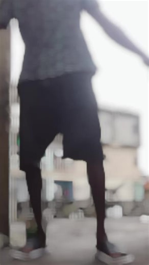 Vidéos de la banque suisse de la 2 (@la.banque.suisse53) avec son original - AZAZOU SATELITE LE MAÎTRE 💪01