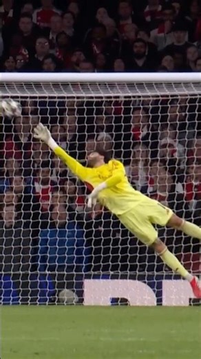 DAVID RAYA’S REACTIONS 😵